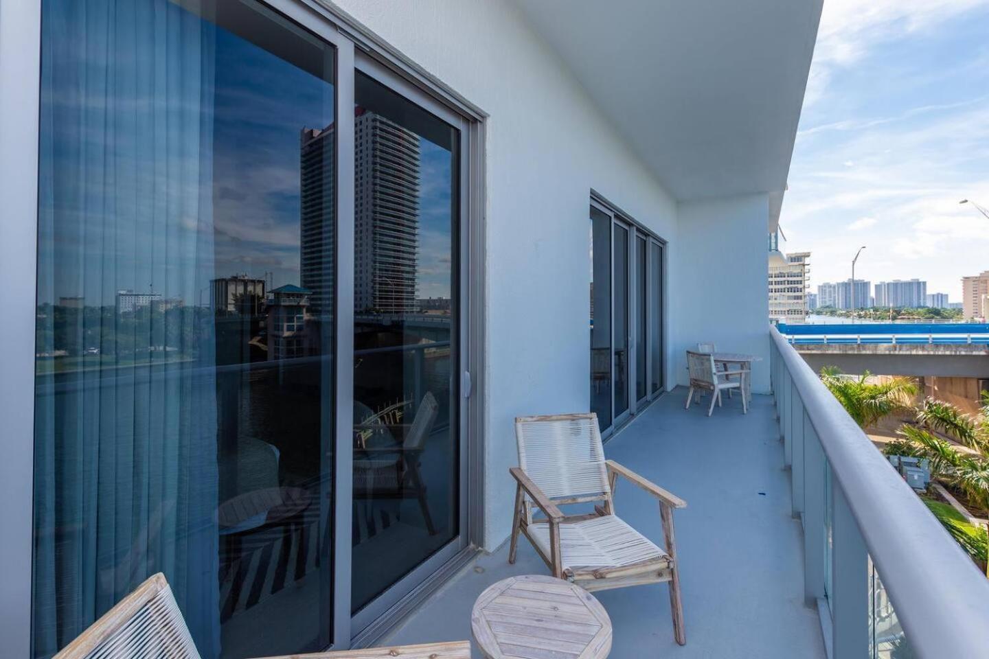 Amazing Apartments At H Beach House Hollywood Luaran gambar