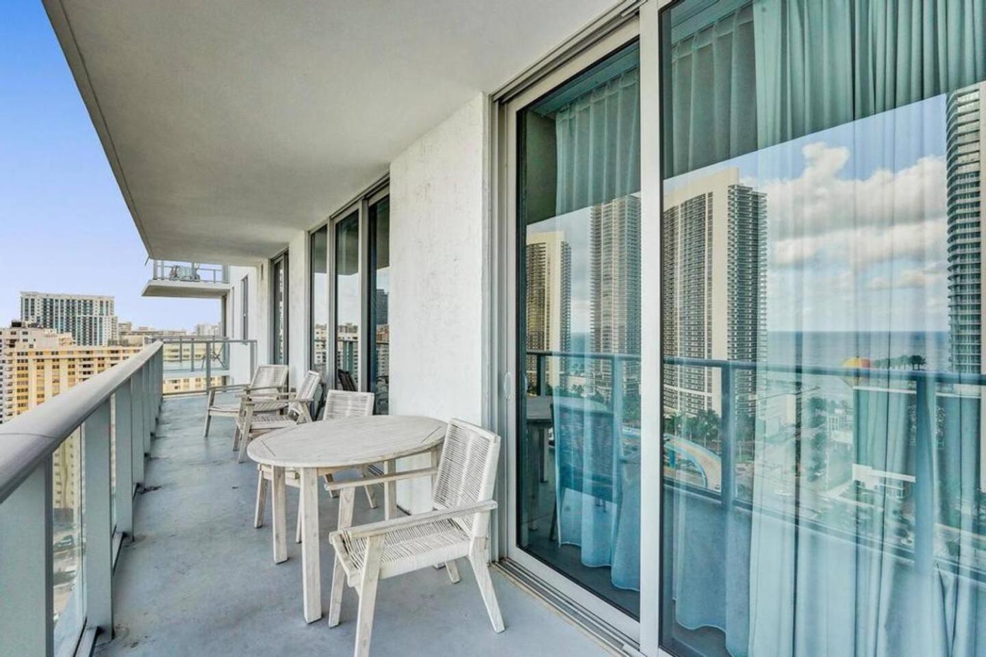Amazing Apartments At H Beach House Hollywood Luaran gambar